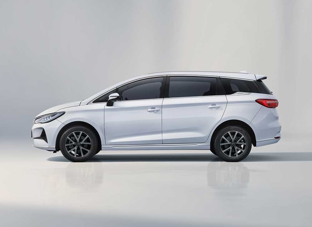 Harga BYD M6